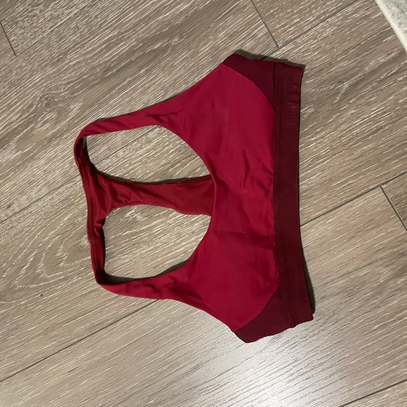 LULULEMON Red Sports Bra - Sz 2 - Picture 2 of 2